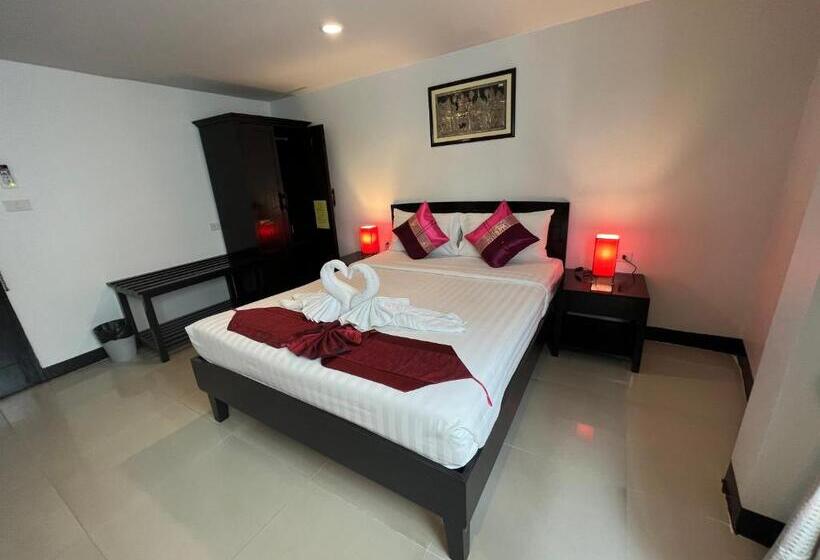 이코노미 룸, Silver Resortel