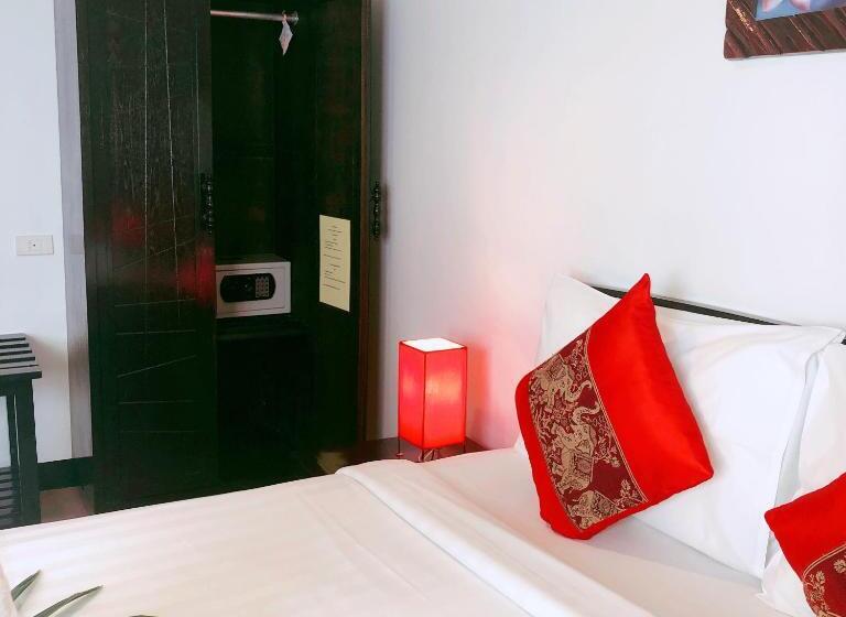 이코노미 룸, Silver Resortel