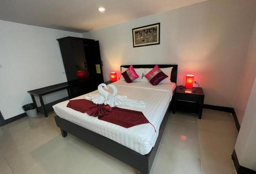 이코노미 룸, Silver Resortel