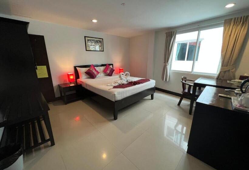 이코노미 룸, Silver Resortel