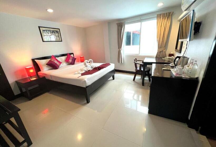 이코노미 룸, Silver Resortel