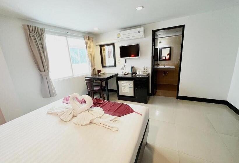 이코노미 룸, Silver Resortel