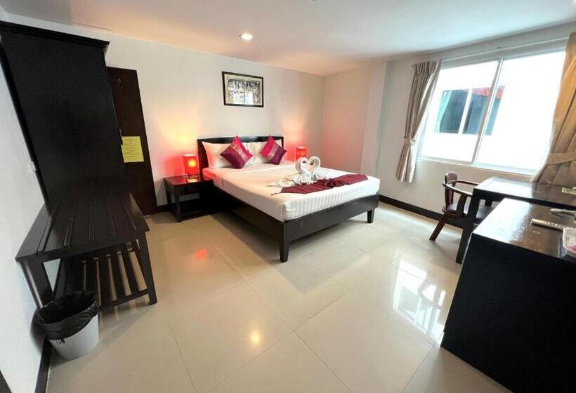 이코노미 룸, Silver Resortel