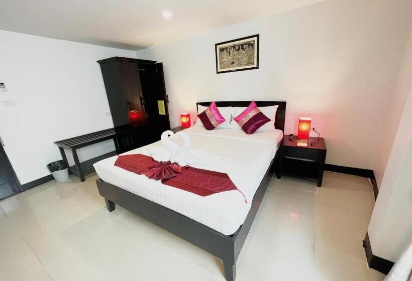 이코노미 룸, Silver Resortel