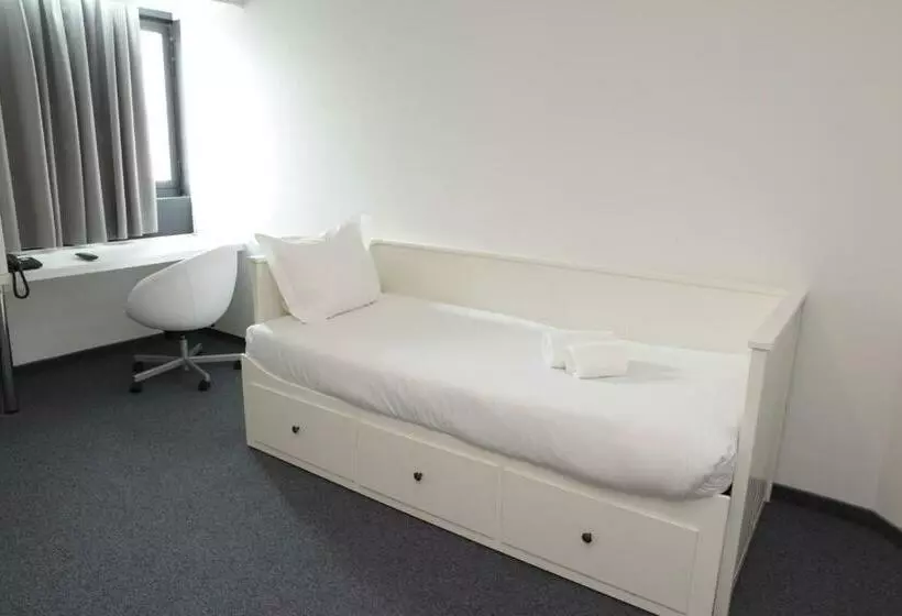 اتاق استاندارد سه نفره, Star Inn Porto
