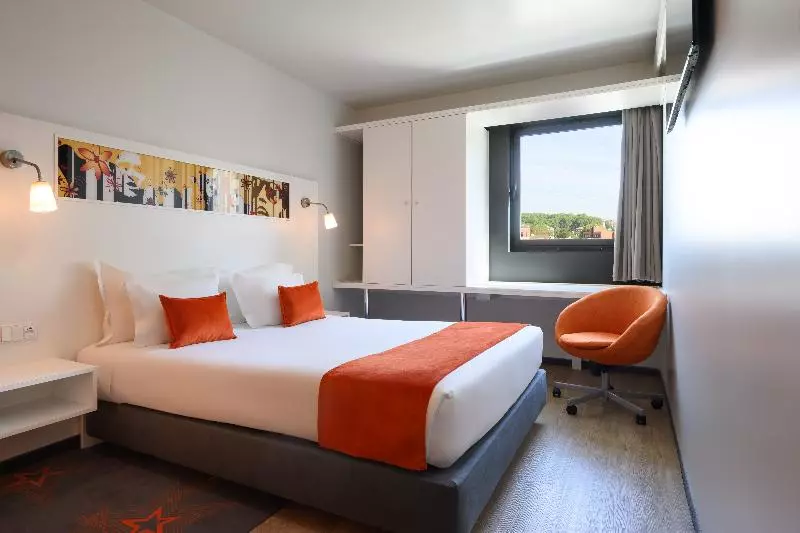 اتاق استاندارد یک نفره, Star Inn Porto