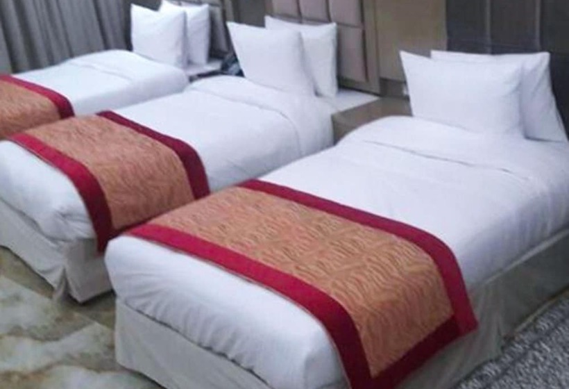 标准三人间, Sun And Sands Plaza