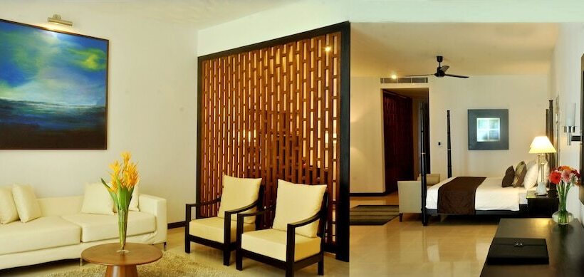سوئیت کلوب با چشم‌انداز دریا, The Blue Water   Bawa Heritage   City Resort