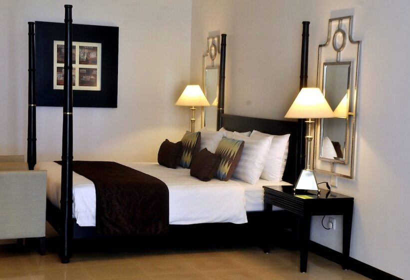 سوئیت کلوب با چشم‌انداز دریا, The Blue Water   Bawa Heritage   City Resort