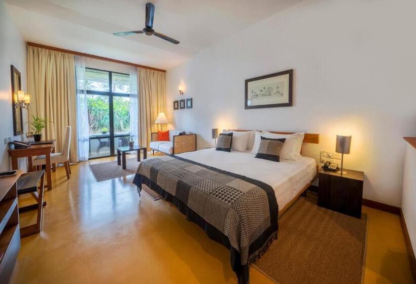 اتاق لوکس با چشم‌انداز دریا, The Blue Water   Bawa Heritage   City Resort
