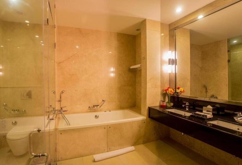 سوئیت کلوب با چشم‌انداز دریا, The Blue Water   Bawa Heritage   City Resort