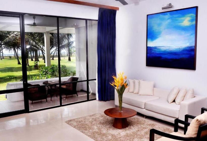 سوئیت کلوب با چشم‌انداز دریا, The Blue Water   Bawa Heritage   City Resort