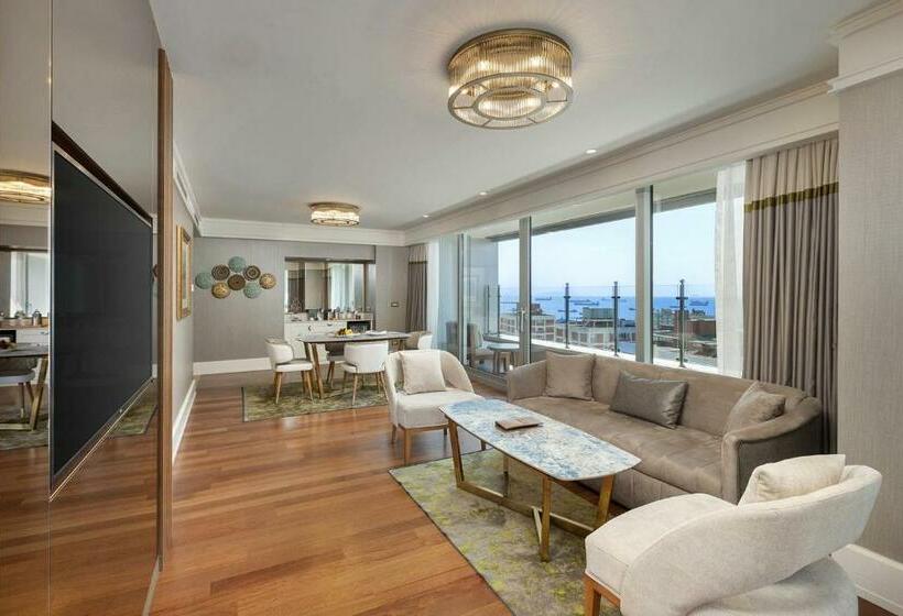 جناح مطلّ علي البحر, Titanic Port Bakirkoy