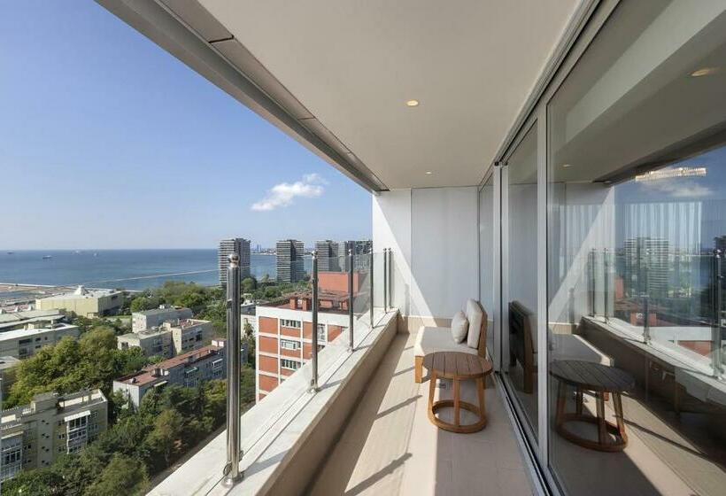 جناح مطلّ علي البحر, Titanic Port Bakirkoy