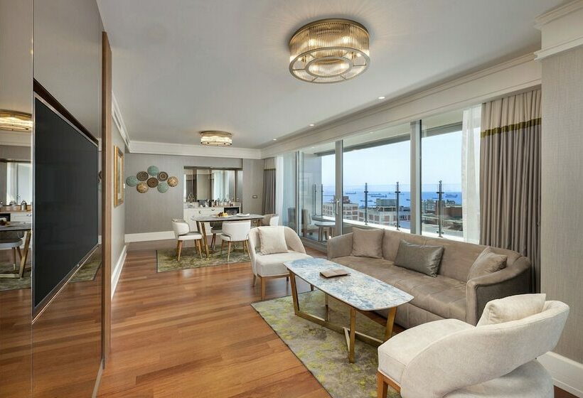 جناح مطلّ علي البحر, Titanic Port Bakirkoy