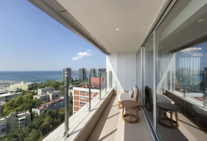 جناح مطلّ علي البحر, Titanic Port Bakirkoy