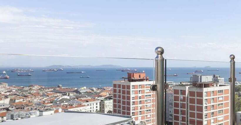 海の見えるエクゼクティブルーム, Titanic Port Bakirkoy