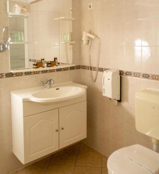 חדר סופריור, Wollner