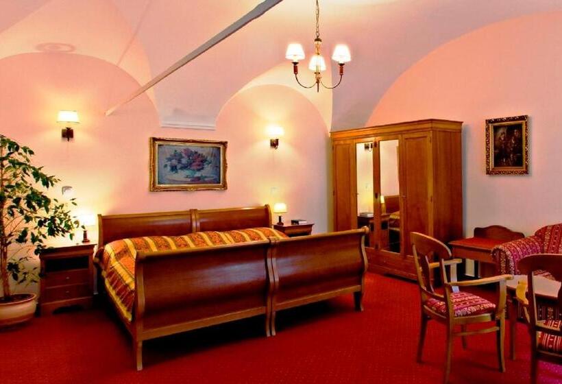 סוויטה דלוקס, Wollner