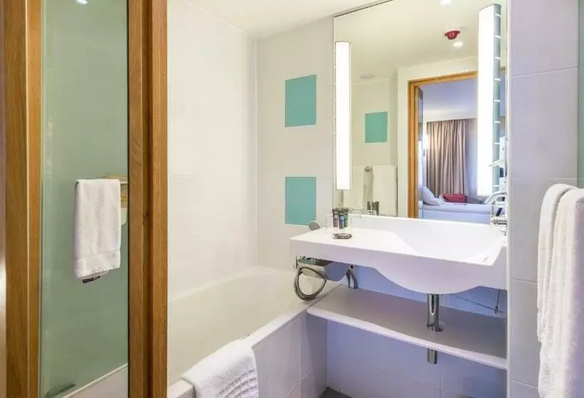 Executive Room, Novotel London Paddington