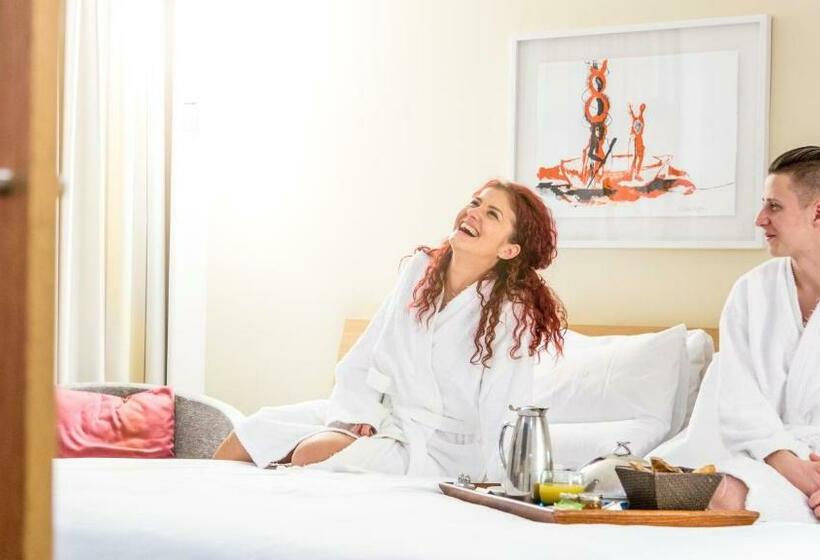 Executive Room, Novotel London Paddington