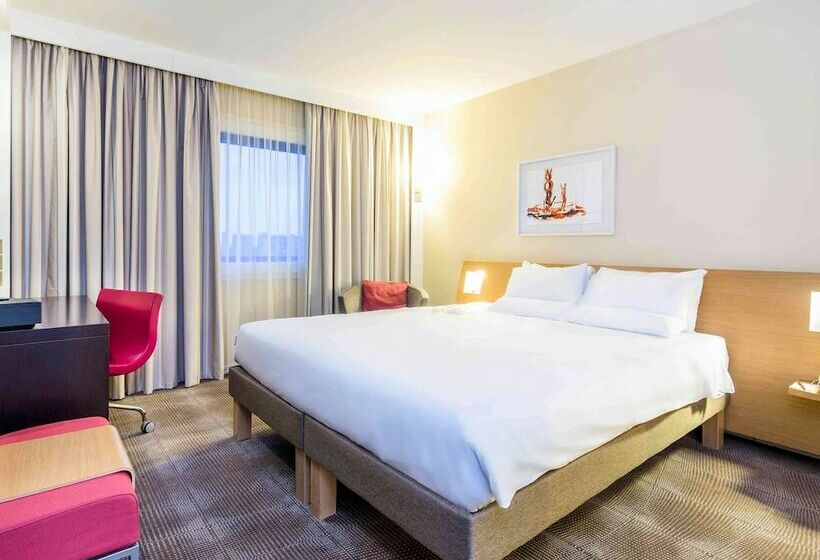 Executive Room, Novotel London Paddington
