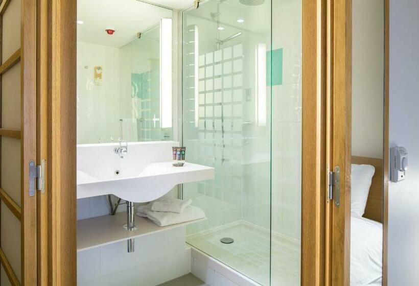 Superior Room, Novotel London Paddington