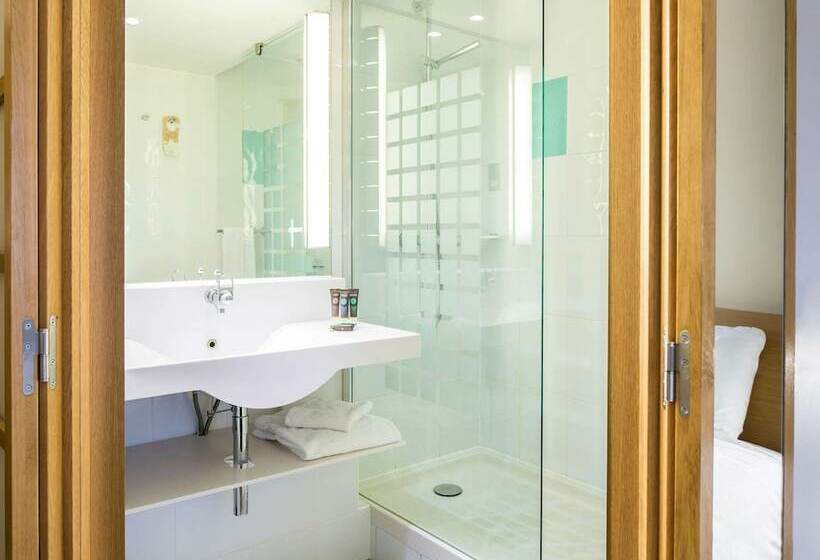 Superior Room, Novotel London Paddington