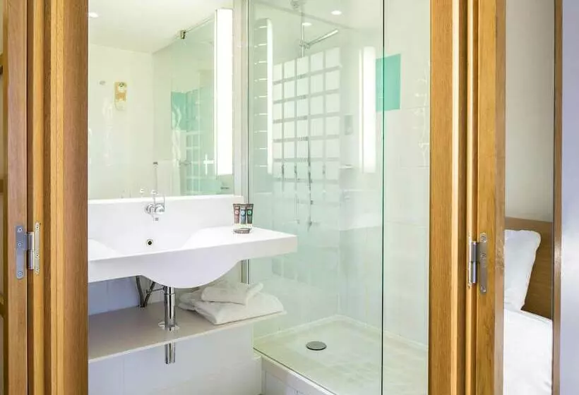 Superior Room, Novotel London Paddington