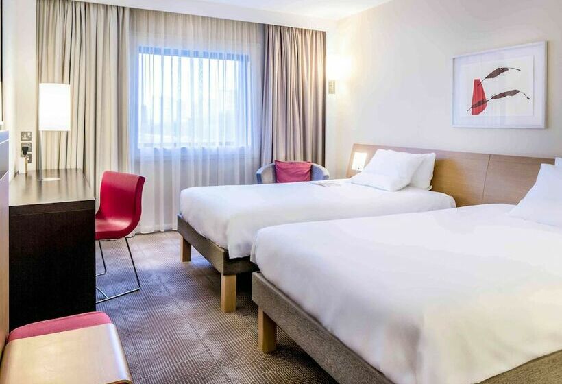 Superior Room, Novotel London Paddington