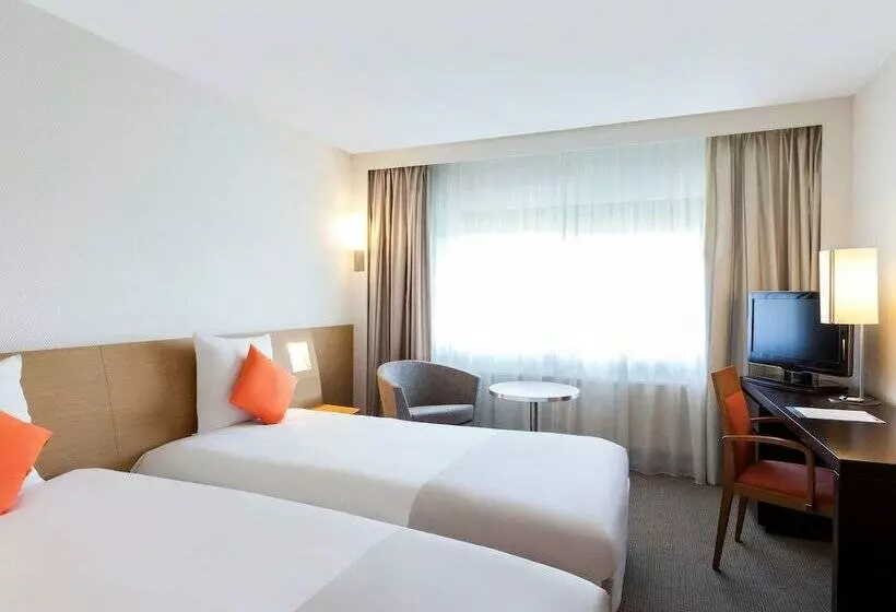 Superior Room, Novotel London Paddington