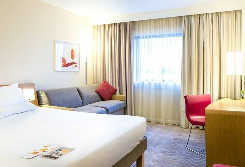 Superior Room, Novotel London Paddington