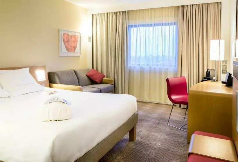 Suite, Novotel London Paddington