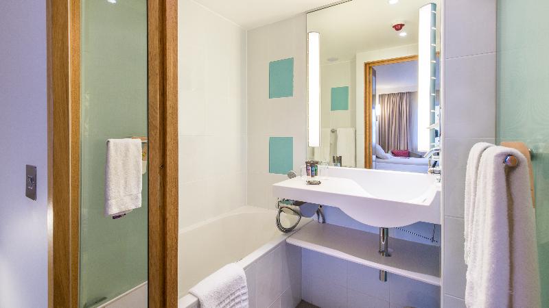 Superior Room, Novotel London Paddington