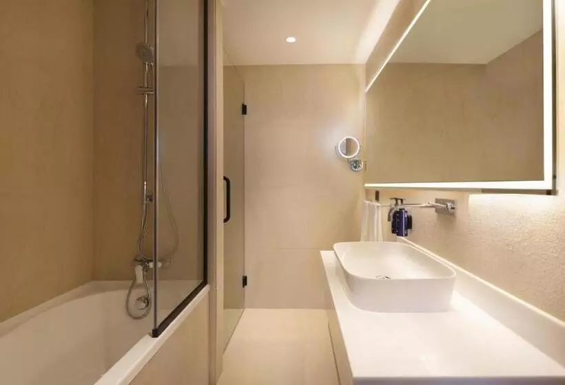 استودیو استاندارد با بالکن, Radisson Blu Residence, Dubai Marina