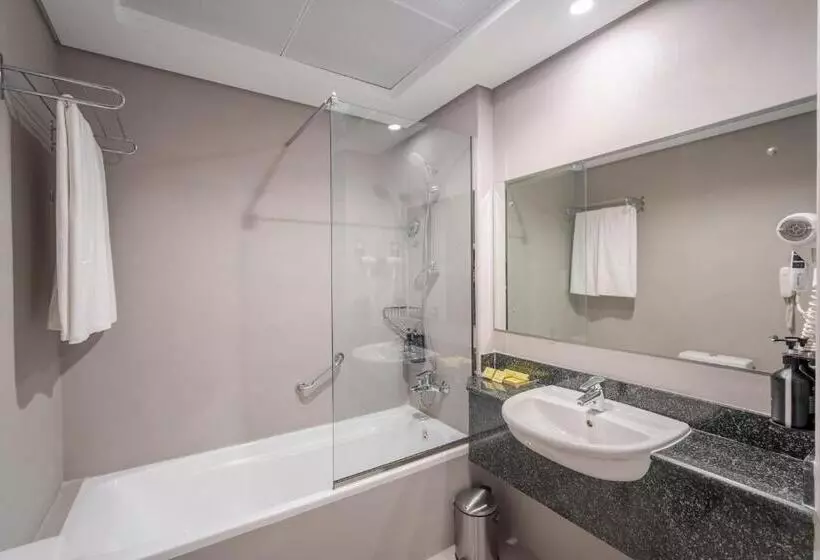 آپارتمان 2 خوابه با بالکن, Rose Garden Hotel Apartments   Al Barsha, Near Metro Station