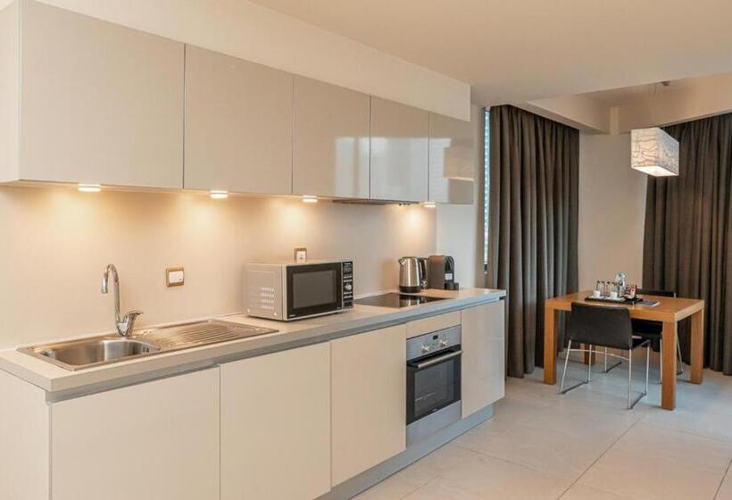 استودیو استاندارد با بالکن, Radisson Blu Residence, Dubai Marina