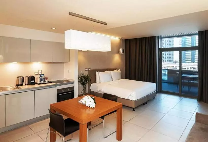 استودیو استاندارد با بالکن, Radisson Blu Residence, Dubai Marina