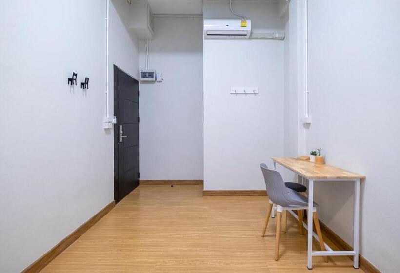 带共用浴室的标准房间, Bedfriends Poshtel