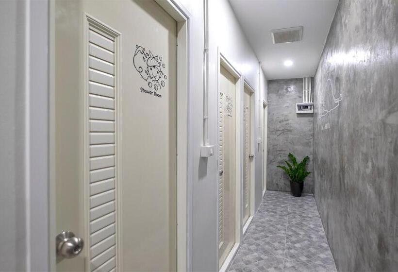 家庭房间共用浴室, Bedfriends Poshtel