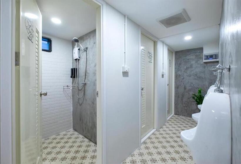 共用房间的床, Bedfriends Poshtel