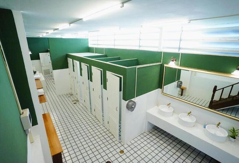 اتاق استاندارد با سرویس بهداشتی مشترک, Barn Laos Hostel