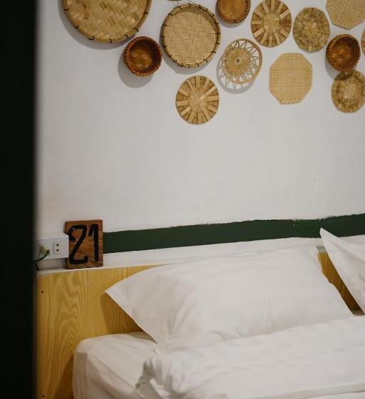 带共用浴室的标准房间, Barn Laos Hostel