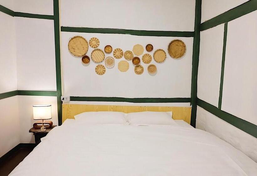 اتاق استاندارد با سرویس بهداشتی مشترک, Barn Laos Hostel