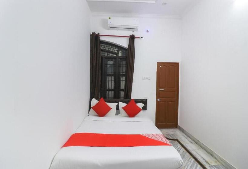 三人经典房间, Flagship Xpress Stays Near Munshi Pulia Metro Station