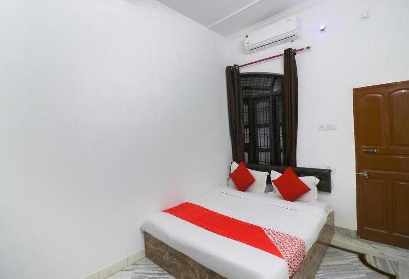 트리플 클래식 룸, Flagship Xpress Stays Near Munshi Pulia Metro Station