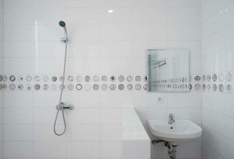 家庭间, Sans Hotel Empress Simpang Lima