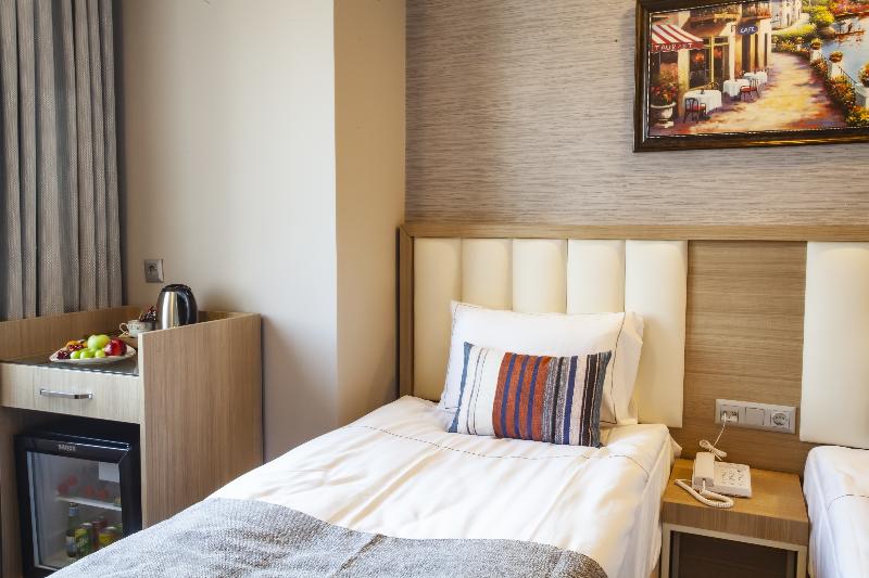 Номер Deluxe, Sans Hotel Empress Simpang Lima
