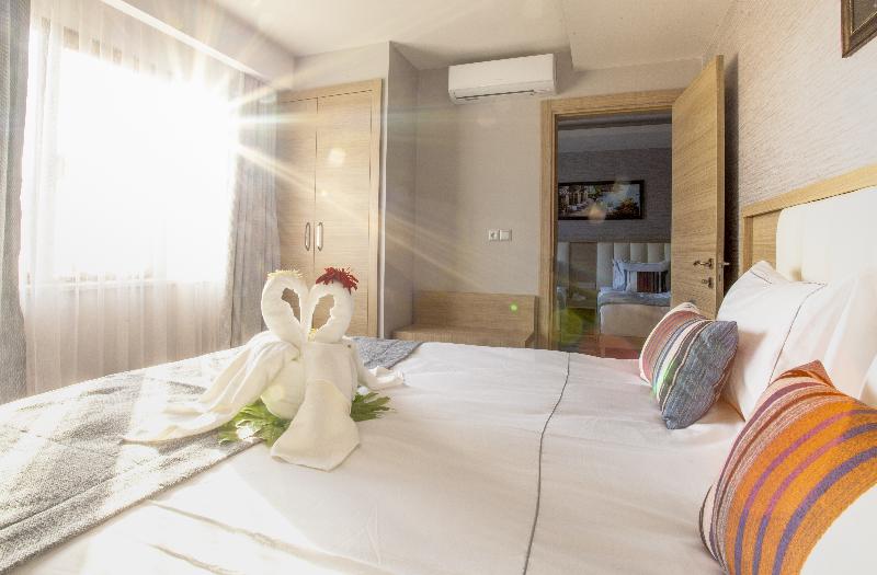 豪华房间, Sans Hotel Empress Simpang Lima