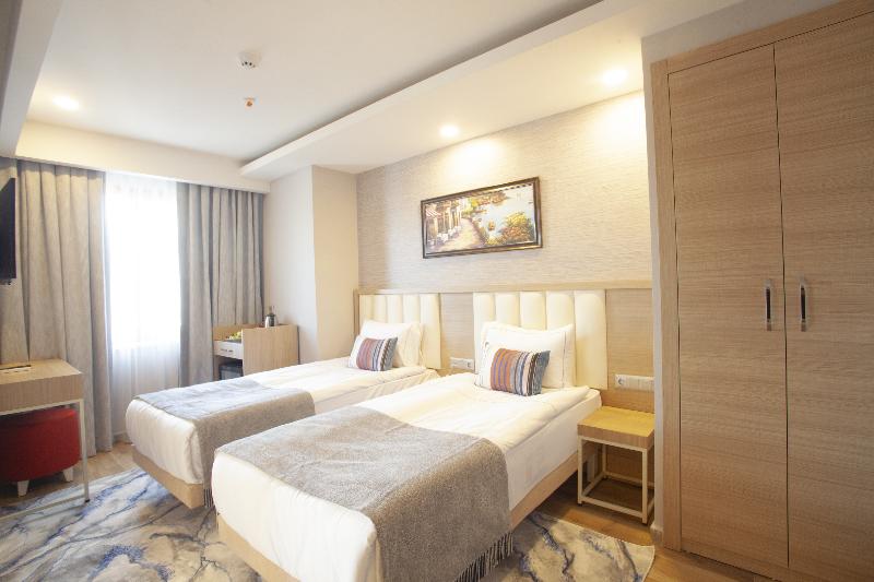 豪华房间, Sans Hotel Empress Simpang Lima